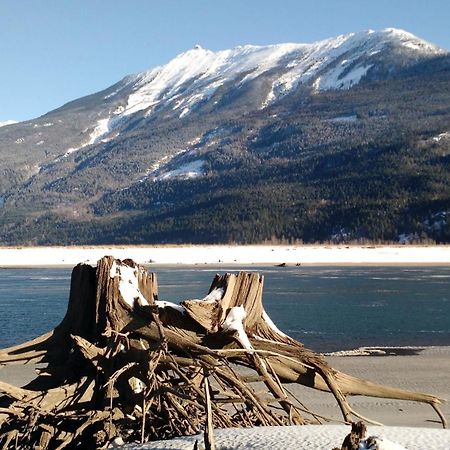Mulvehill Creek Wilderness Inn And Wedding Chapel Revelstoke Exterior foto